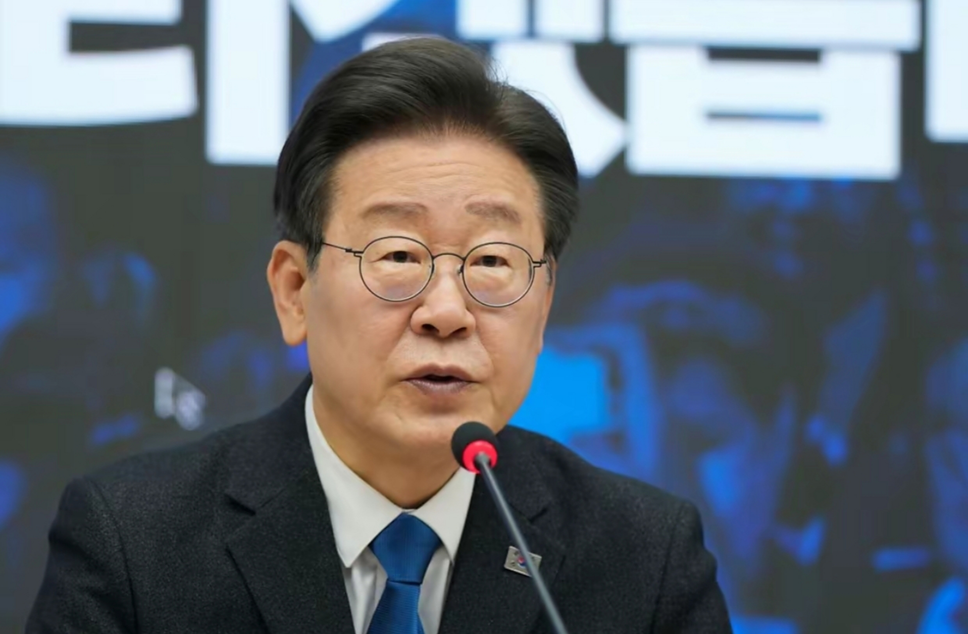 韩国内批李在明访日避谈历史问题韩国内批李在明访日，避谈历史问题的微妙之处