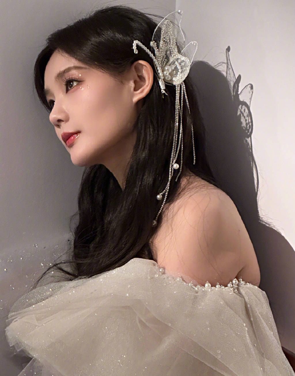 李一桐唇痣揭秘李一桐唇痣背后的故事