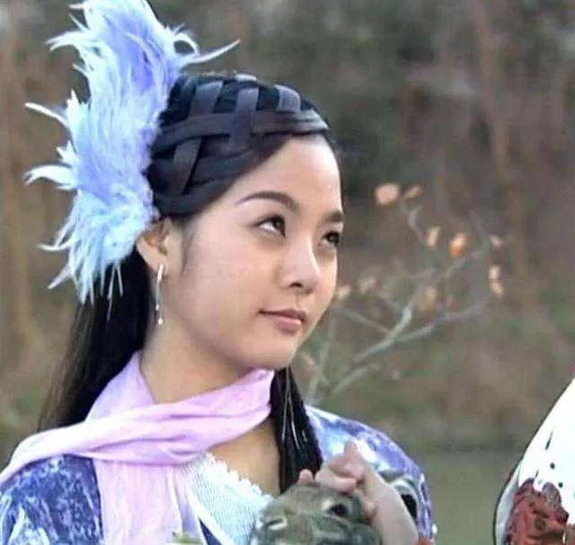 蔡琳带儿子打卡杭州西湖蔡琳携子打卡杭州西湖，美景与生活的完美融合