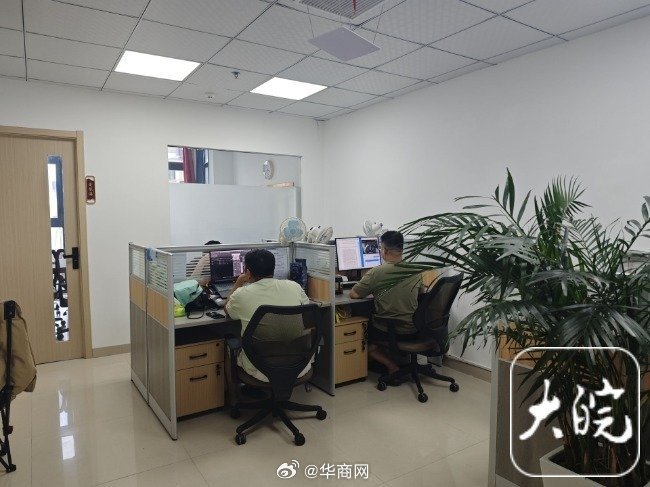 程序员自费450元租工位假装上班程序员自费租工位假装上班背后的故事与思考