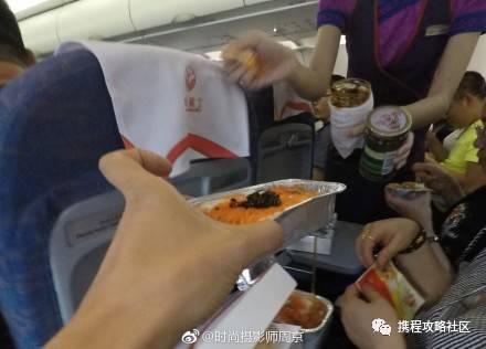 韩国人称川航不卫生关于韩国人称川航不卫生的说法，这可能涉及到个别事件或个人的观点，并不能代表所有人的看法。对于任何航空公司，卫生和安全问题都是至关重要的，任何关于这些问题的指控都应该得到认真对待和调查。